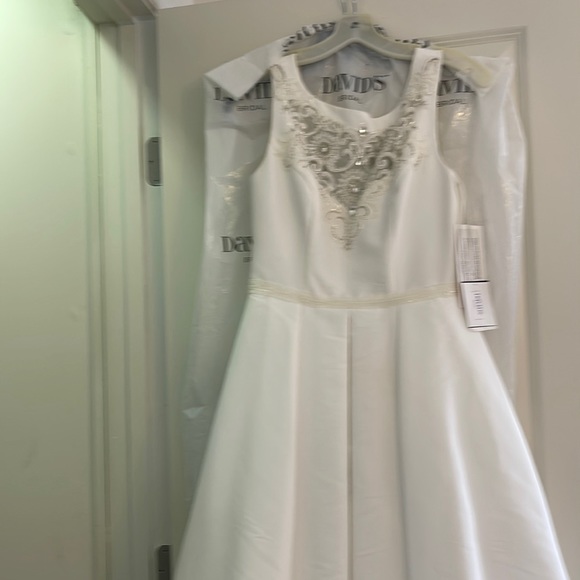 David's Bridal Dresses & Skirts - David bridal gown soft white with pockets
